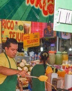 Food market tour Large